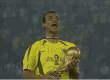Cafu-tietovisa: Kuinka hyvin tunnet legendaarisen brasilialaisen jalkapalloilijan?
